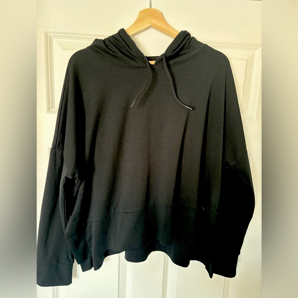 Mondetta women’s Performance + Luxury Black hoodie LARGE
